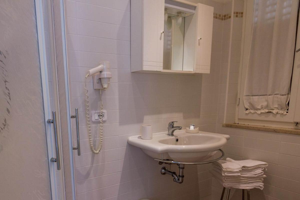 Hotel Mirella Castiglione della Pescaia Room photo