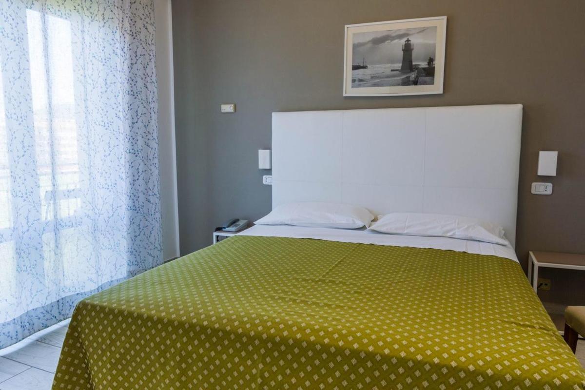 Hotel Mirella Castiglione della Pescaia Room photo